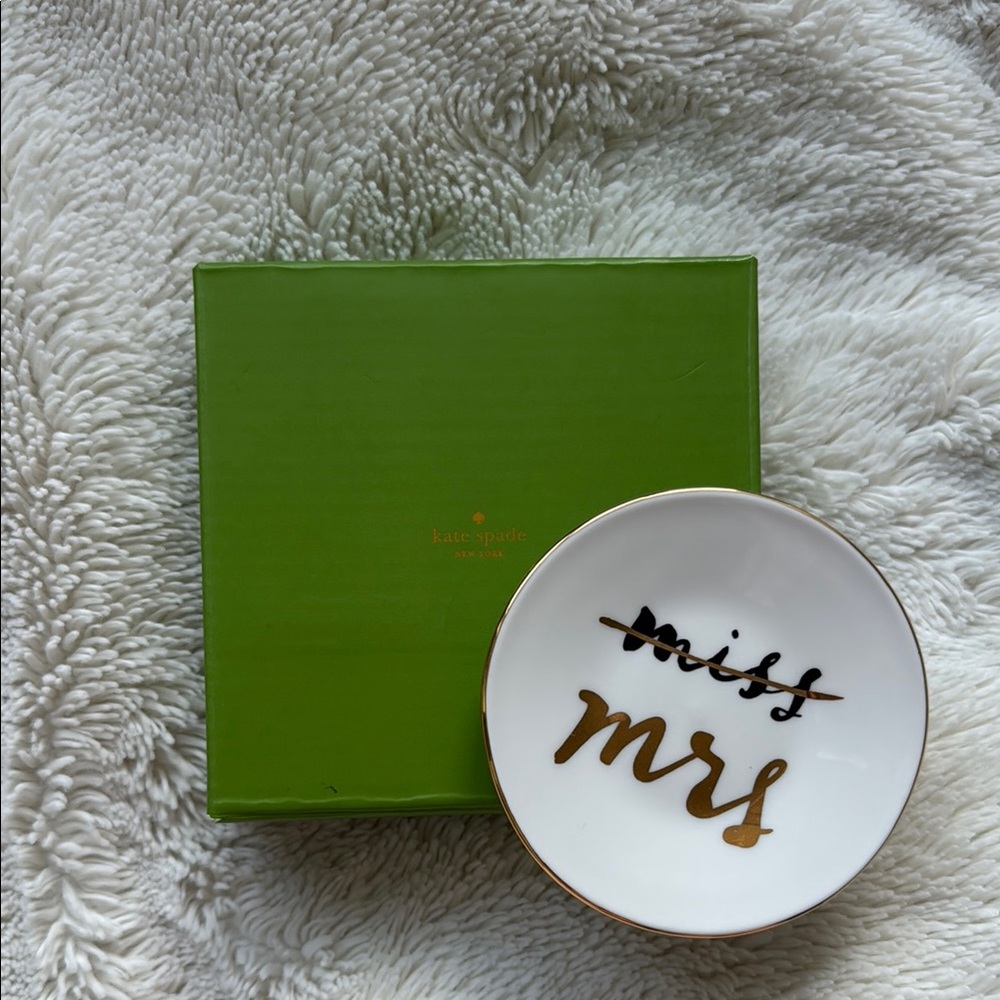 Kate Spade White and Gold Jewelry Dish Wedding Engagement Bridal Present Gift